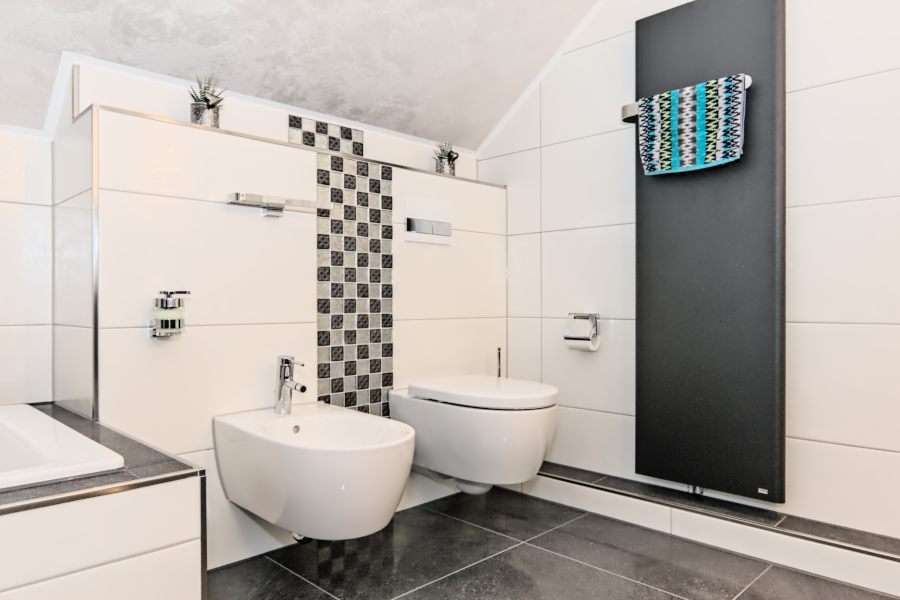 Referenz weisses Badezimmer