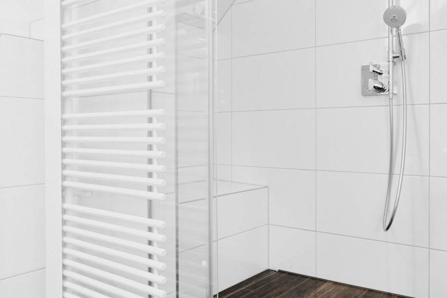 Referenz weisses Badezimmer